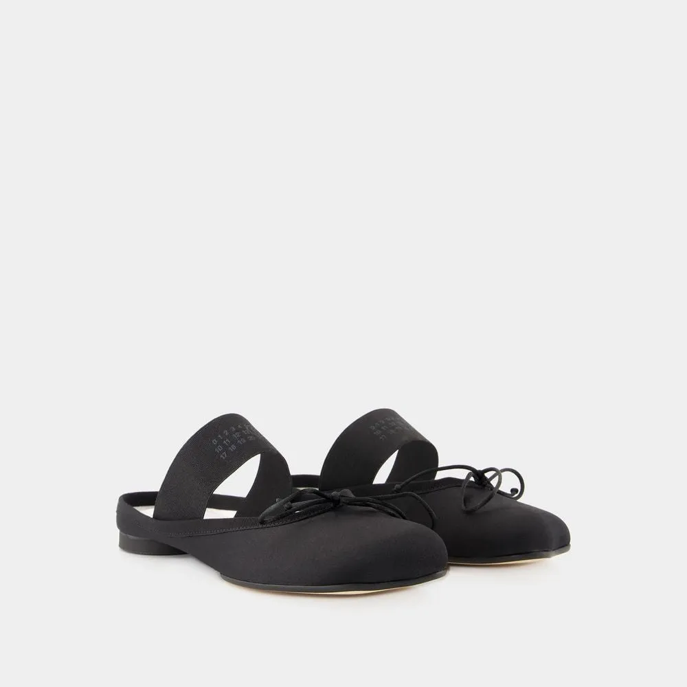 Black Mules With Adjustable Laces And Smooth Finish