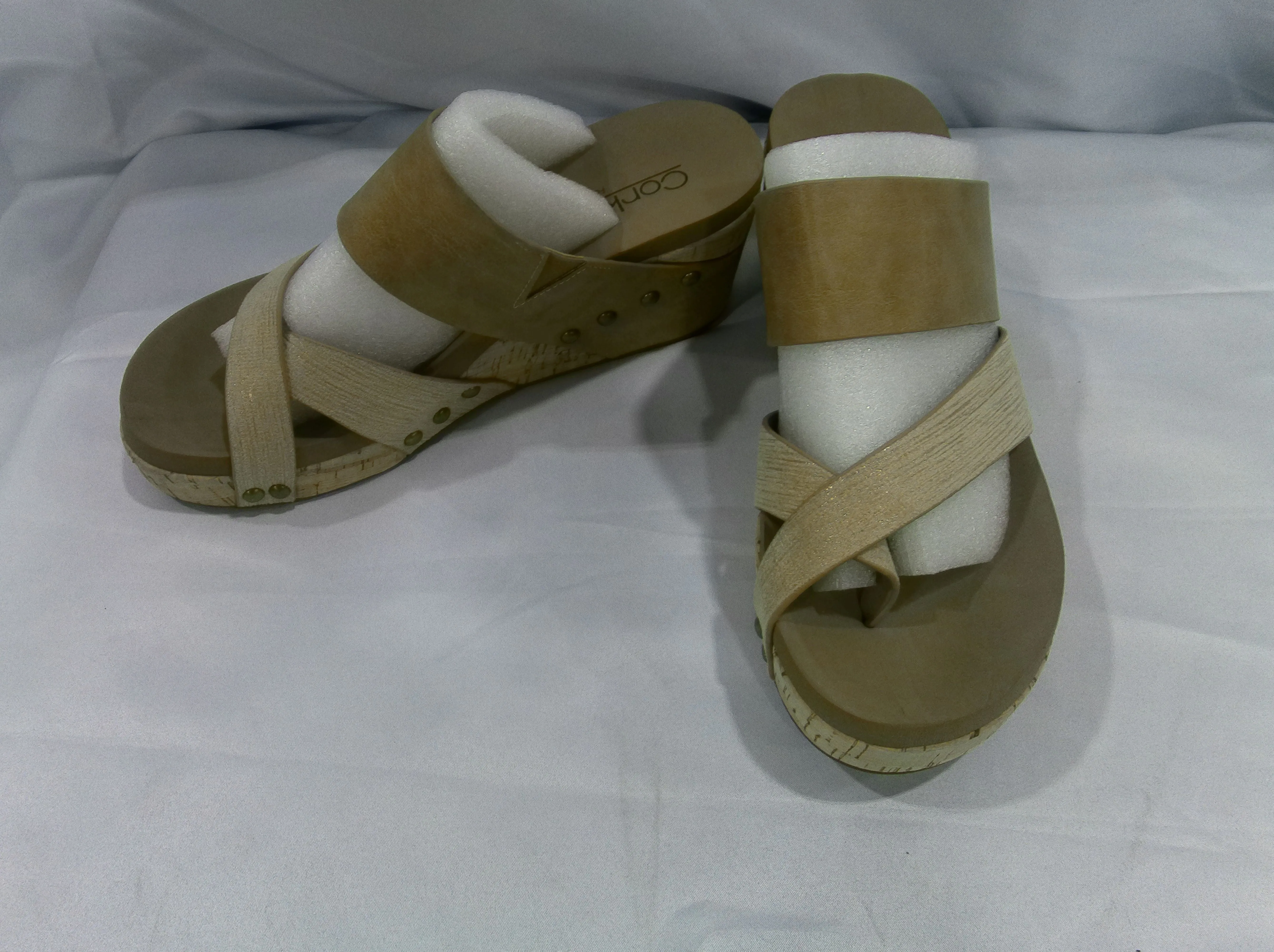 Corkys Bashful Wedge