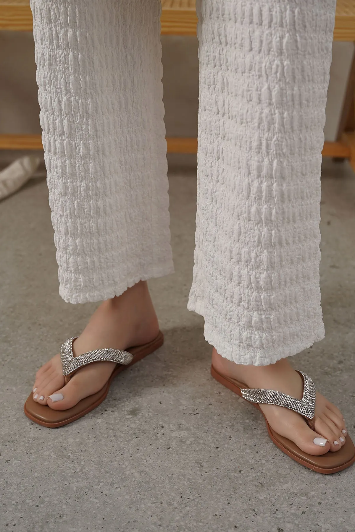 CRYSTAL FLIP FLOPS