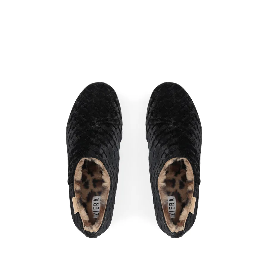 FLISS - BLACK EMBOSSED