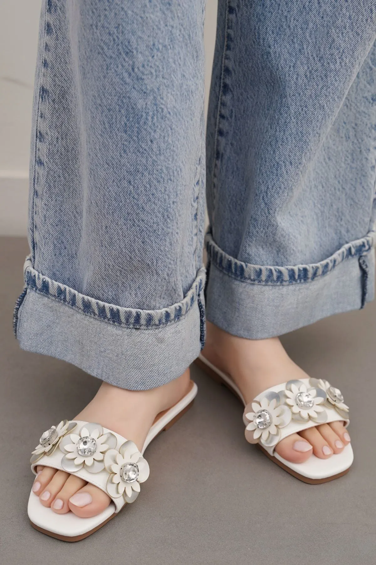FLOWER METALLIC SLIDES