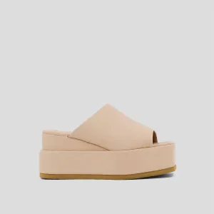 Karlie Wedge In Nude