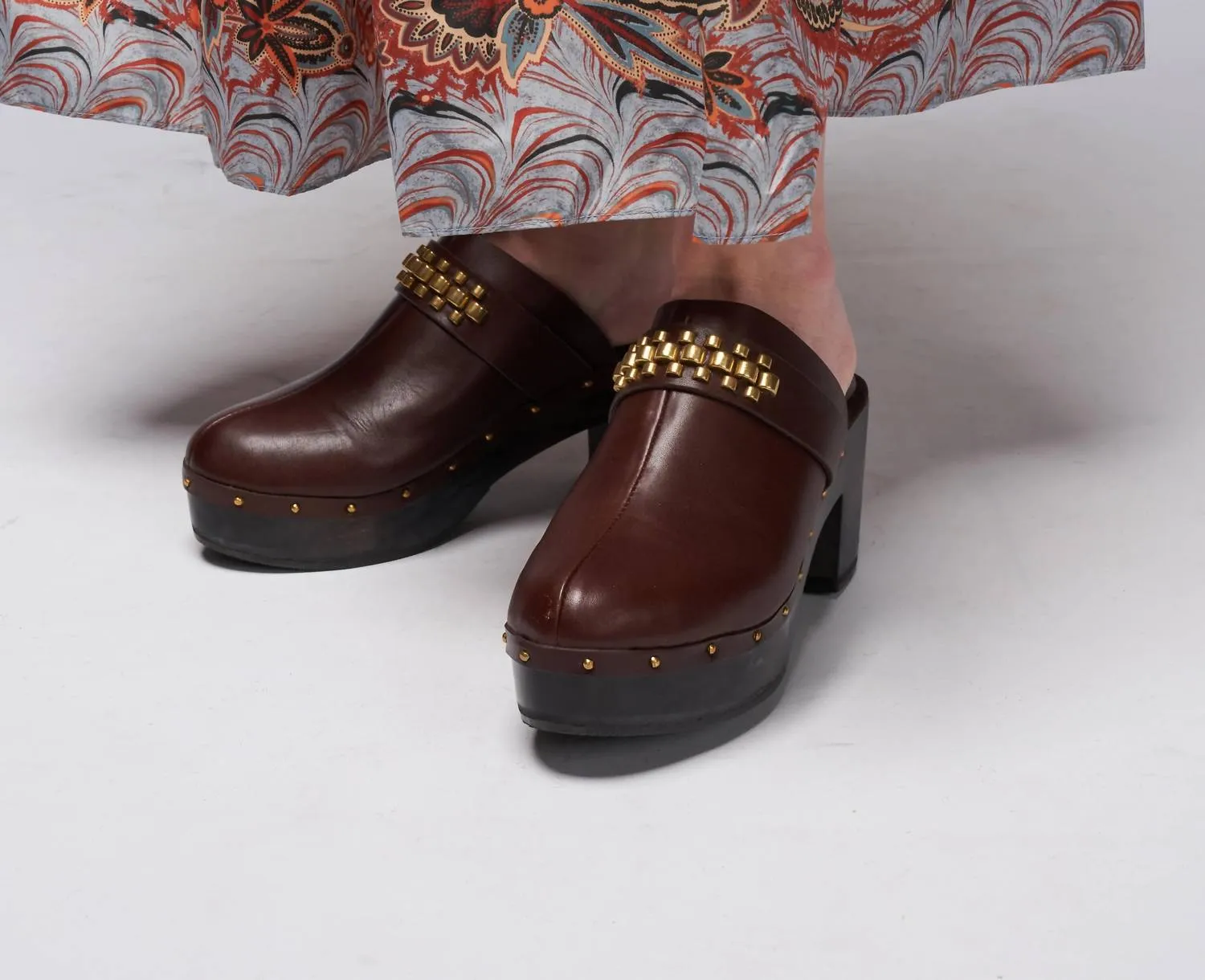 Leather Clog In Brown Aniv Leather