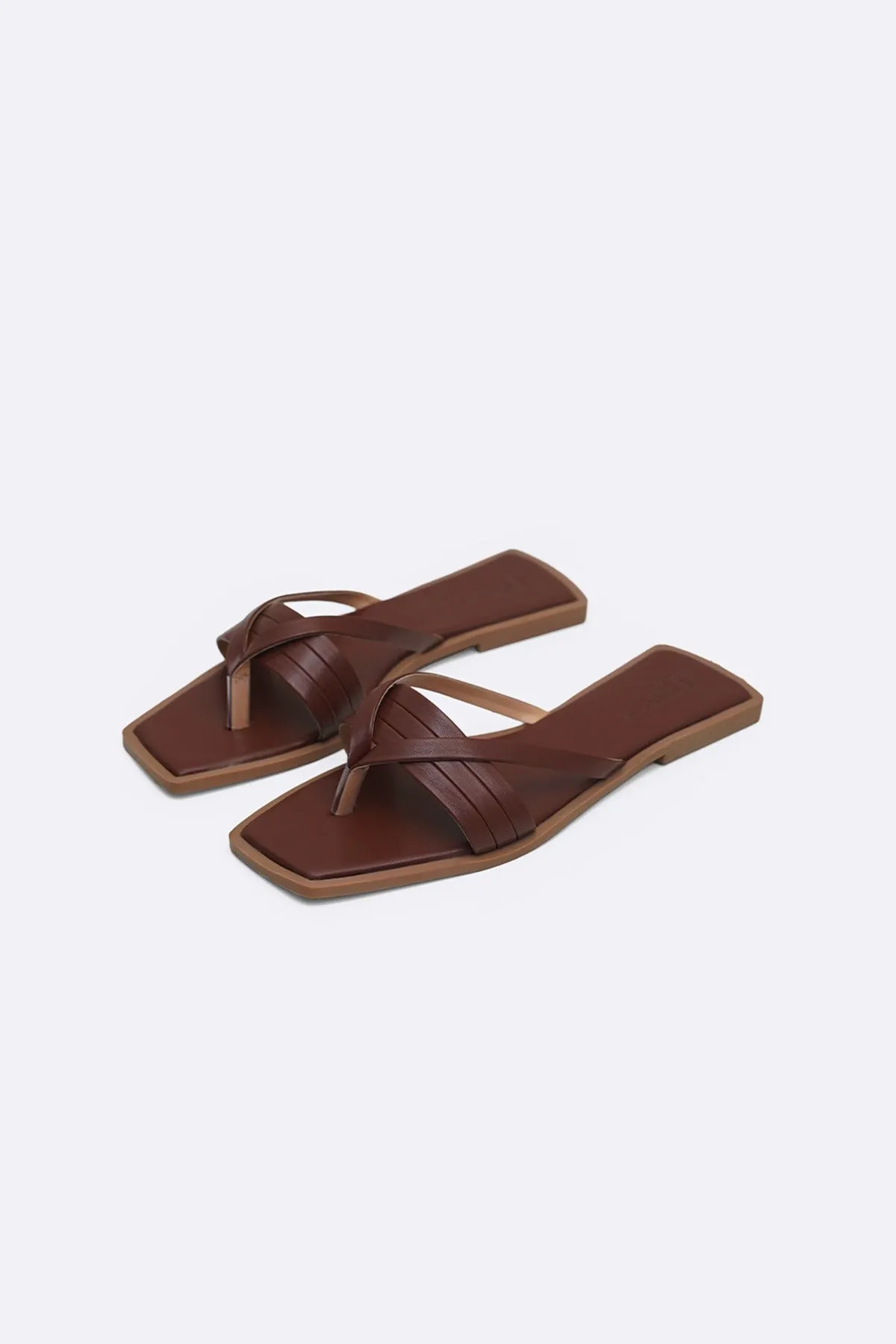 LUCCA STRAPPY SLIDES