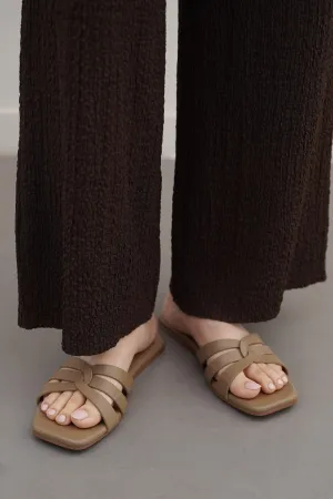 MINIMAL STRAPPY SLIDES