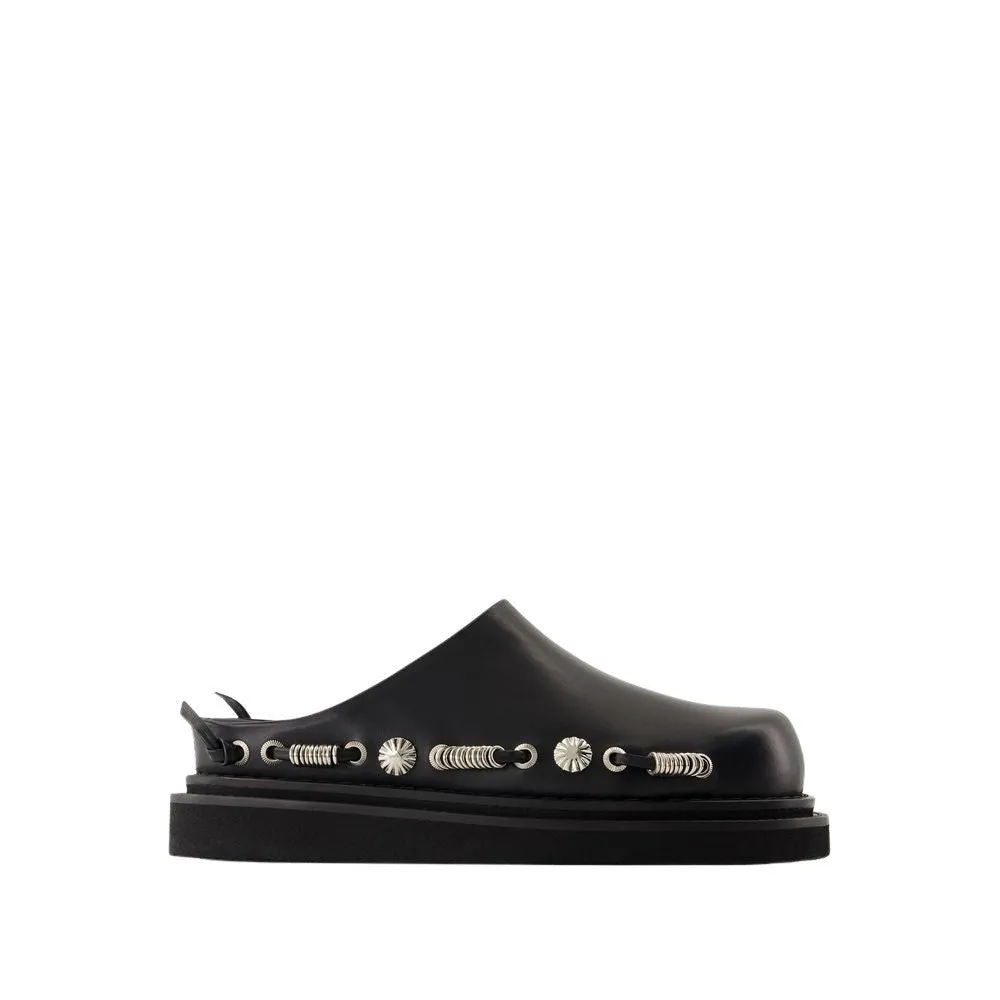 Open-Back Black Sandals With Chunky Platform