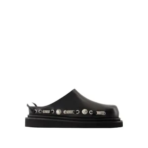 Open-Back Black Sandals With Chunky Platform