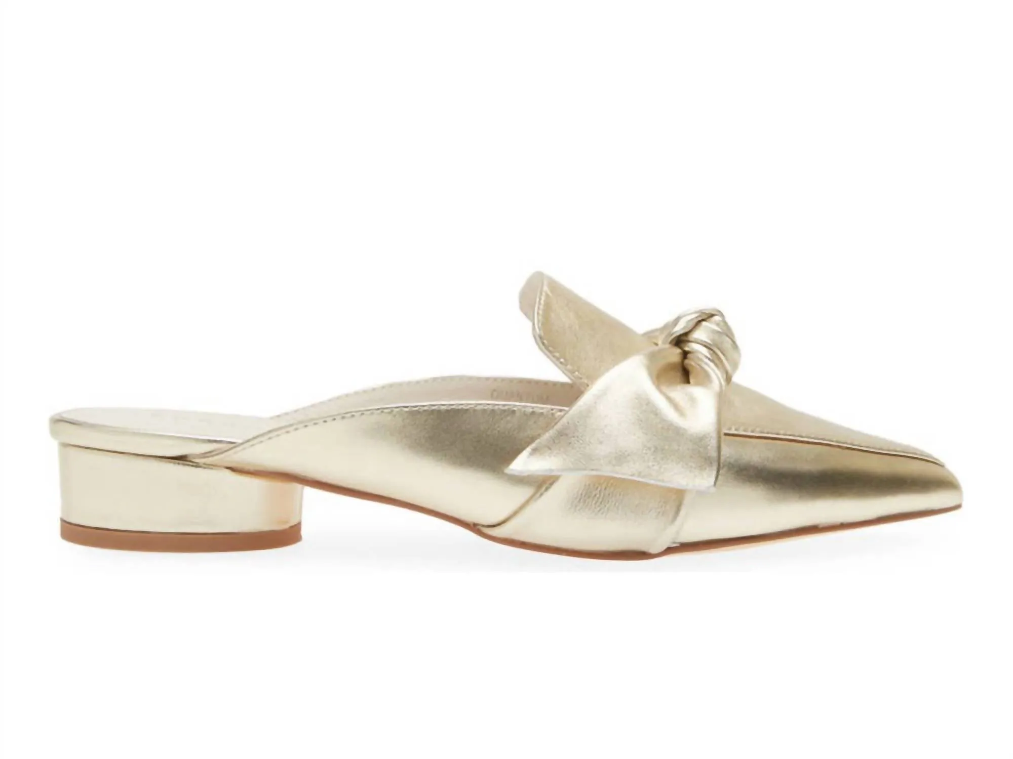 Quantum Pointed Toe Mule In Gold