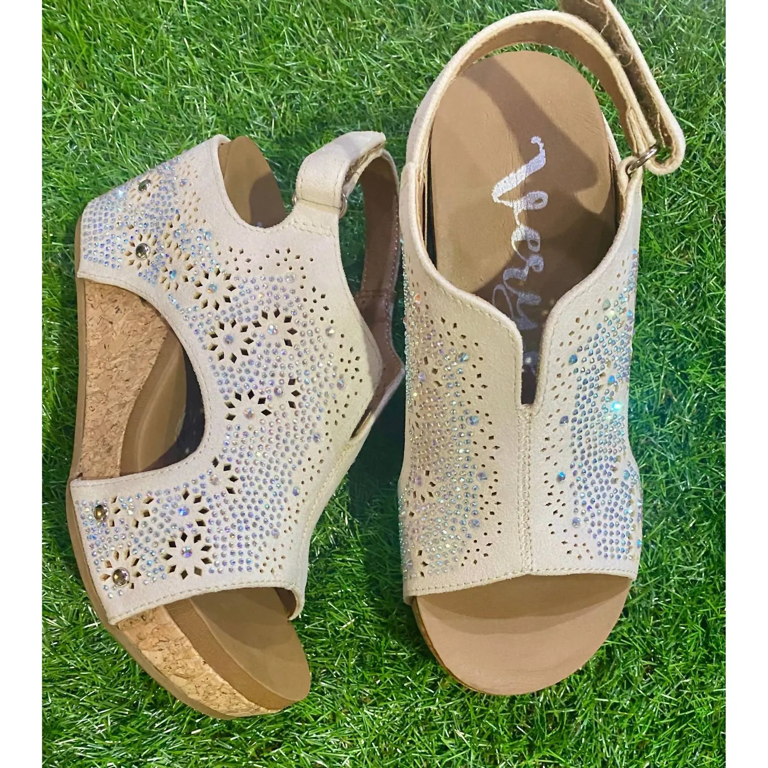 Starry Nights Wedge In Cream