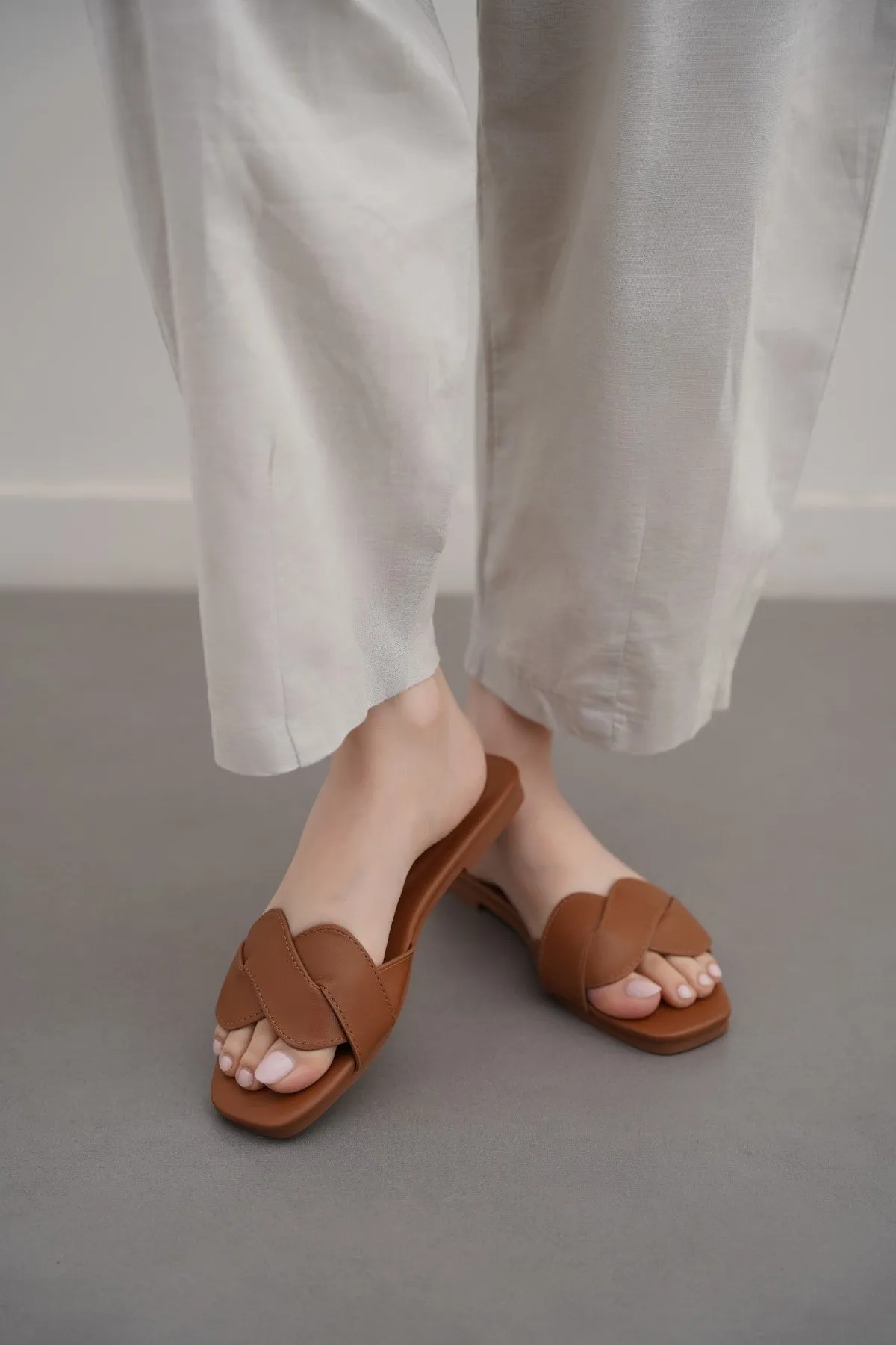 TRENTO STITCH SLIDES