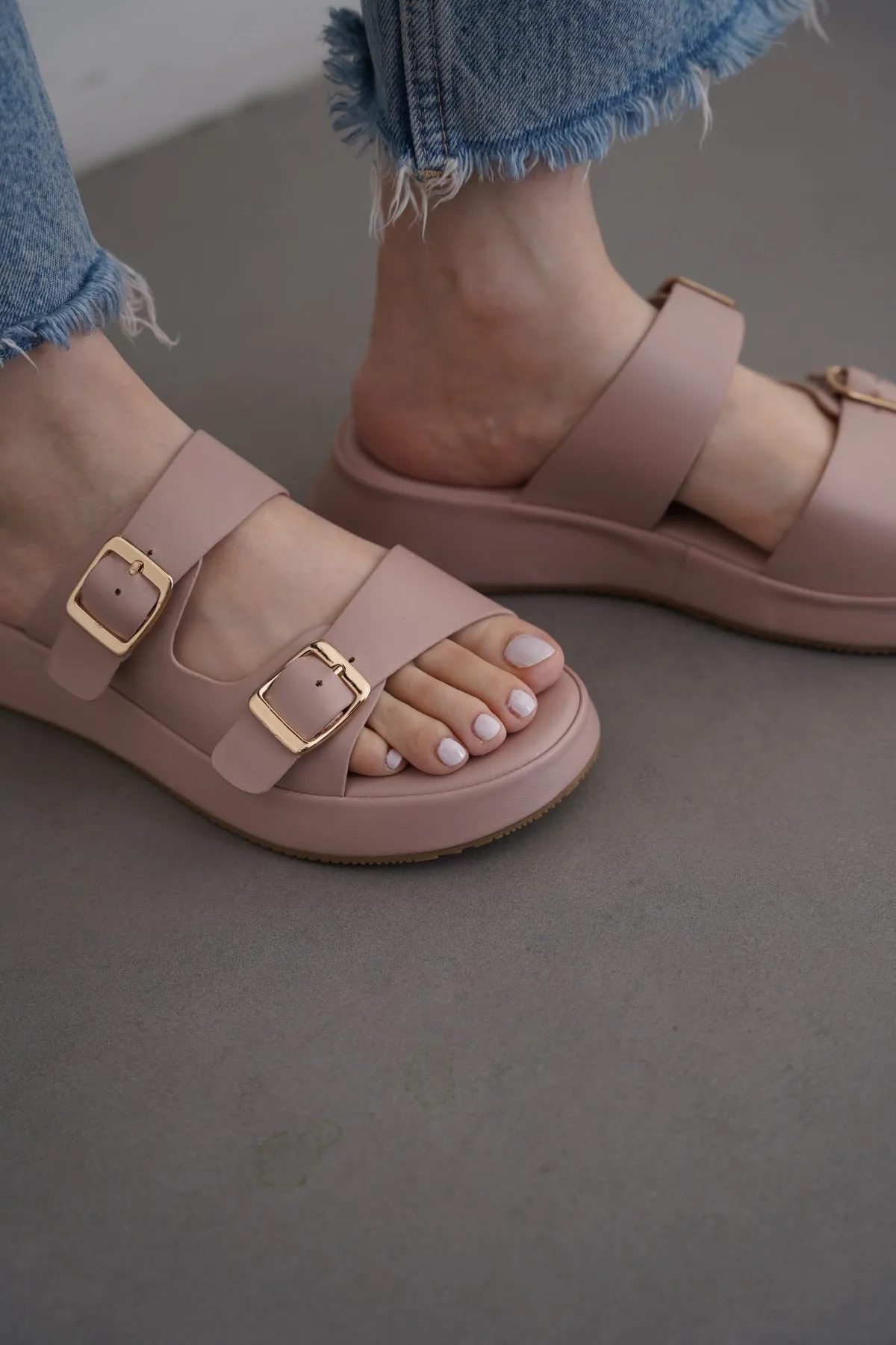 WIDTH ADJUSTABLE MAMA SLIDES