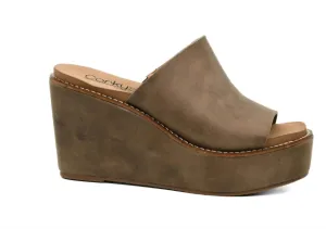 Women Mugshot Wedge In Brown
