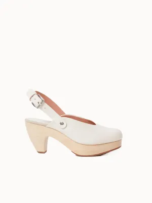 Women Myst Clog In Champagne