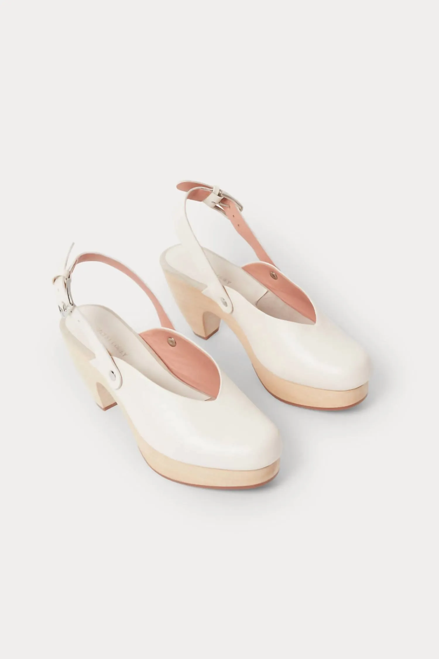 Women Myst Clog In Champagne