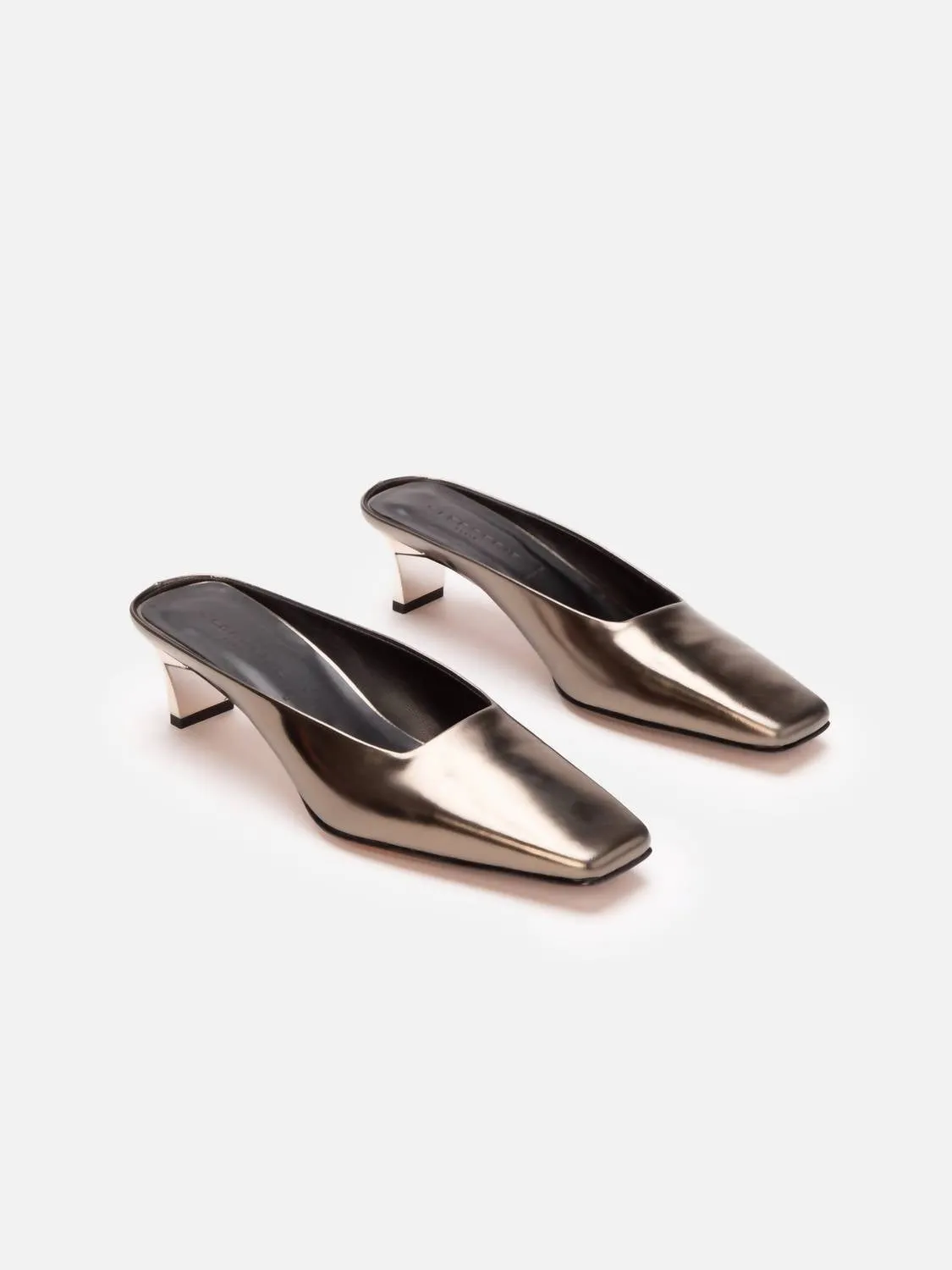Women Sia Square Toe Mule In Gloss Metallic Gobi