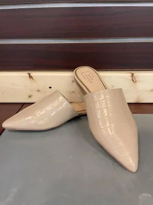 Women's Agatha Closed Toe Sandals In Taupe