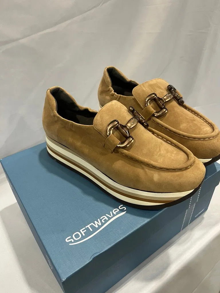 Women's Caitlin Sneaker In Leather