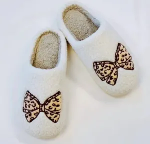 Women's Cozy Cheetah Bow Slippers In Off White