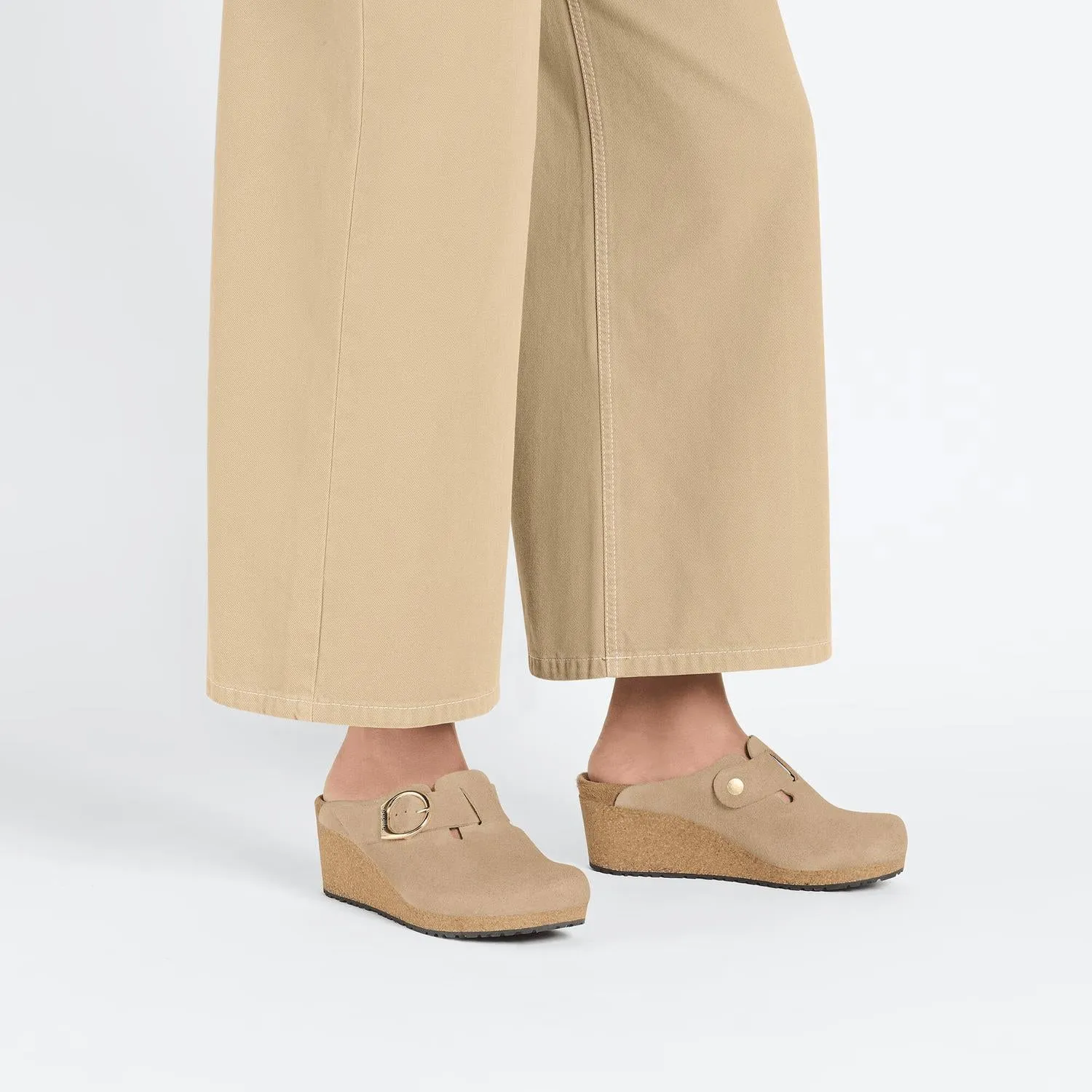 Women's Fanny Ring Buckle Clogs In Warm Sand