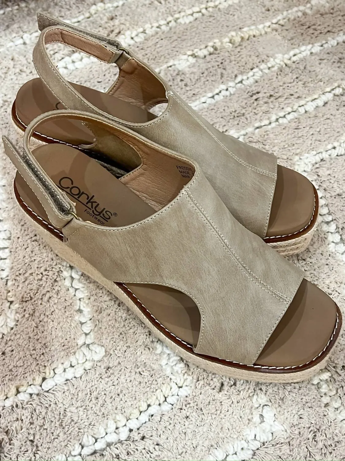 Women's Freddie Wedge Sandal In Gold Washed
