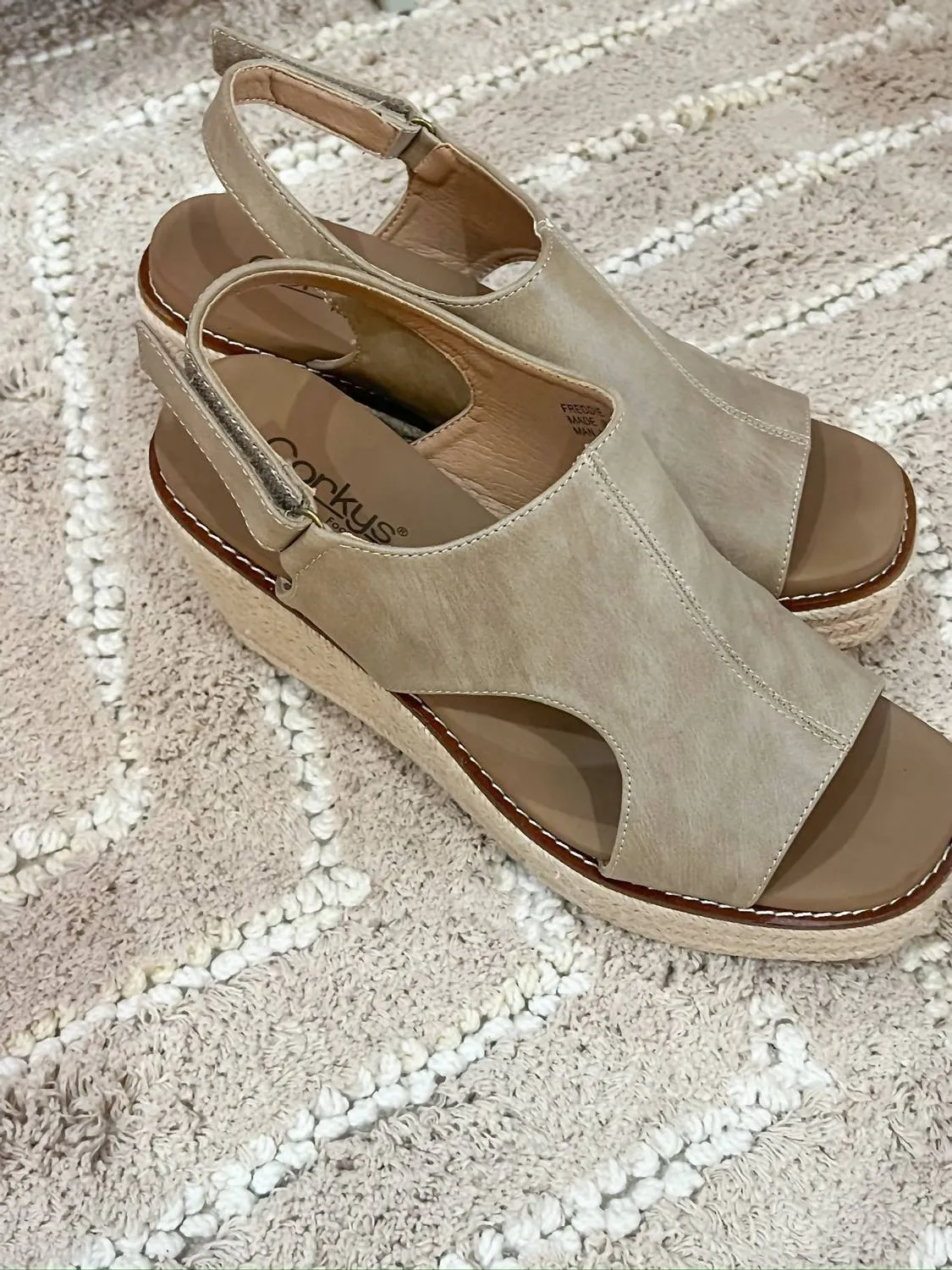 Women's Freddie Wedge Sandal In Gold Washed
