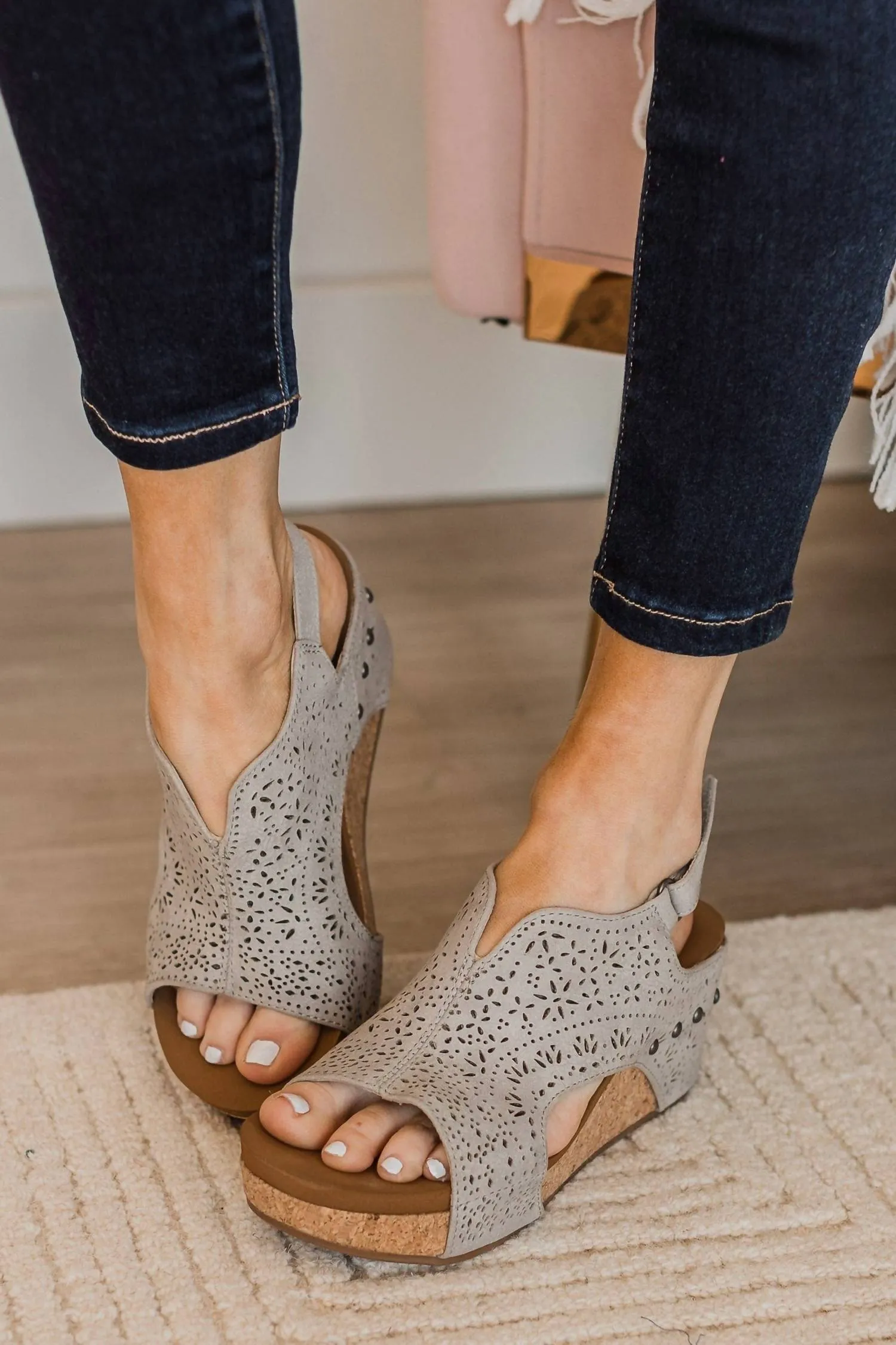 Women's Free Fly 2 Wedge Sandal In Grey