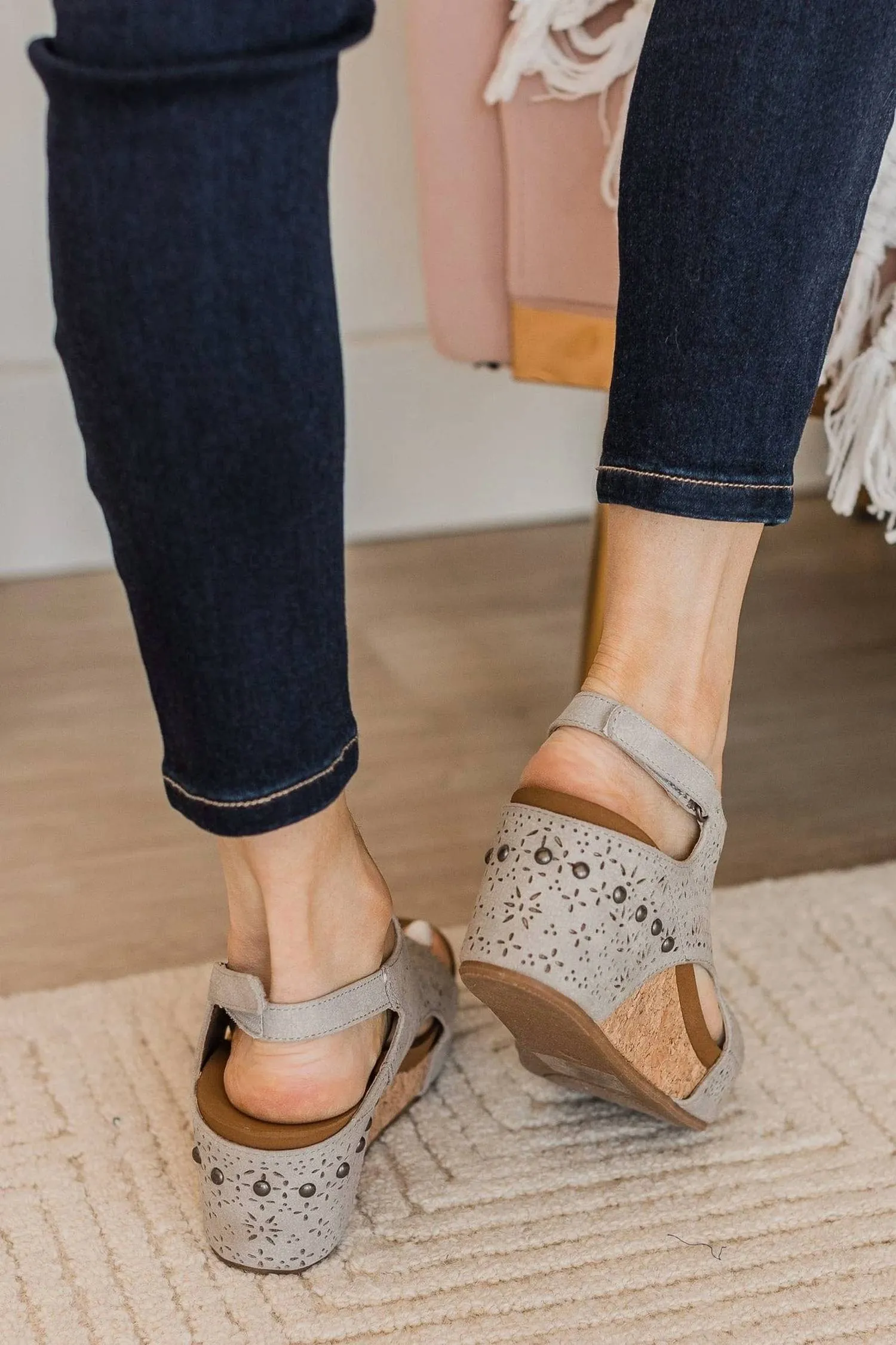 Women's Free Fly 2 Wedge Sandal In Grey