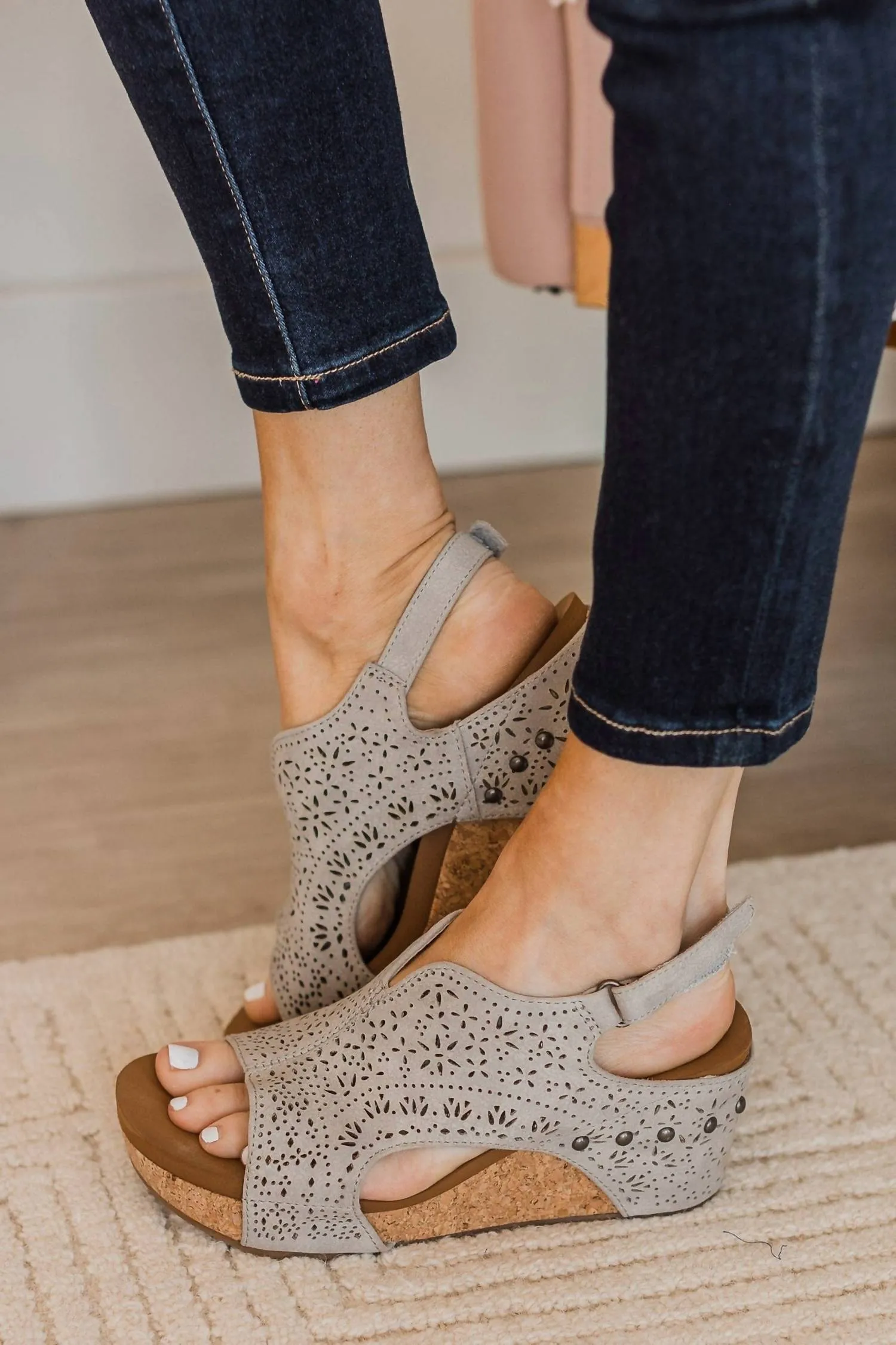 Women's Free Fly 2 Wedge Sandal In Grey