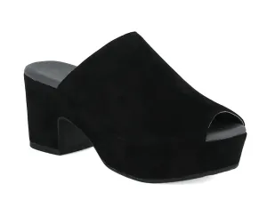 Women's Garnnet Suede Wedge In Black