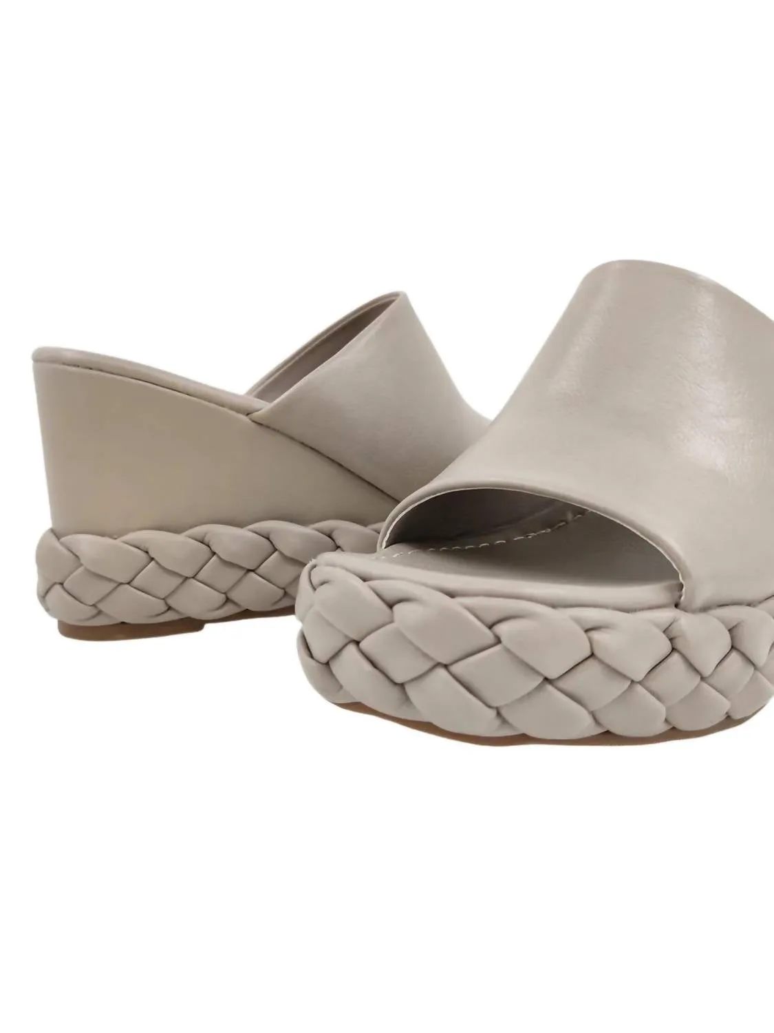 Women's Letizia Wedge In Taupe
