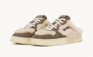 Women's Medalist Mule In Nubuck/beige