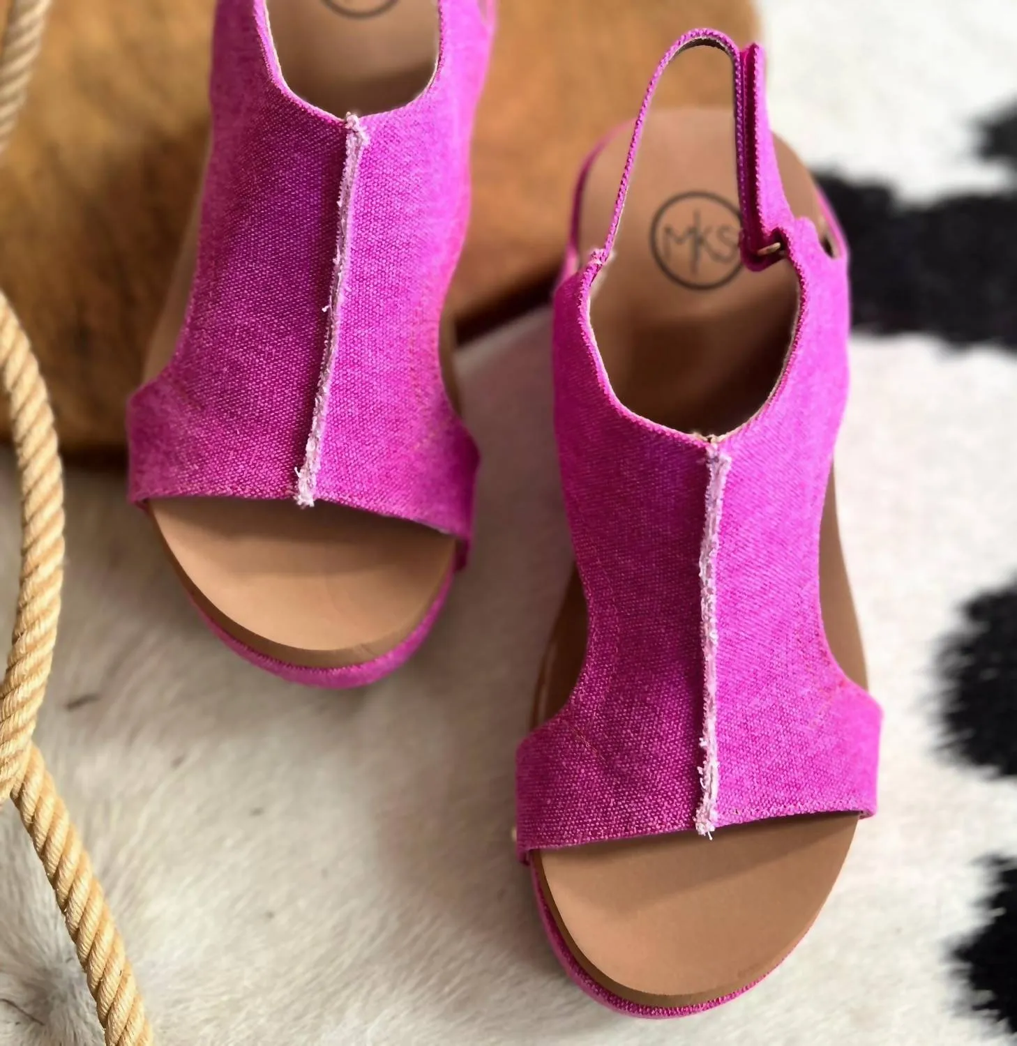 Women's Melissa Wedges In Fuchsia