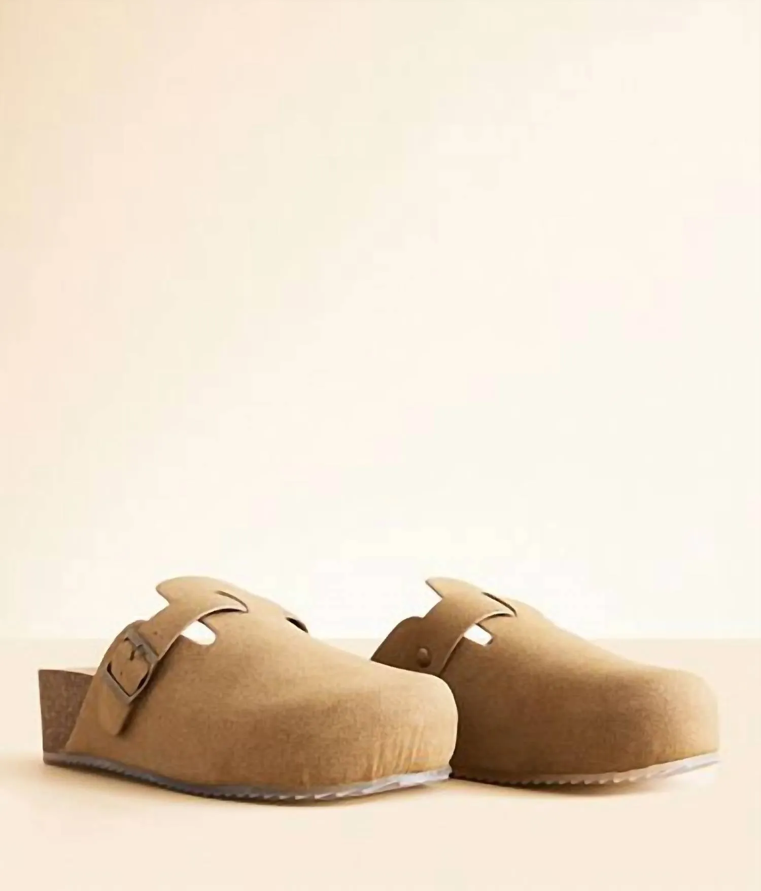 Women's Mia Qwest Platform Clogs In Taupe