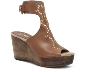 Women's Pia Wedge In Tawny Leather With Brass Art