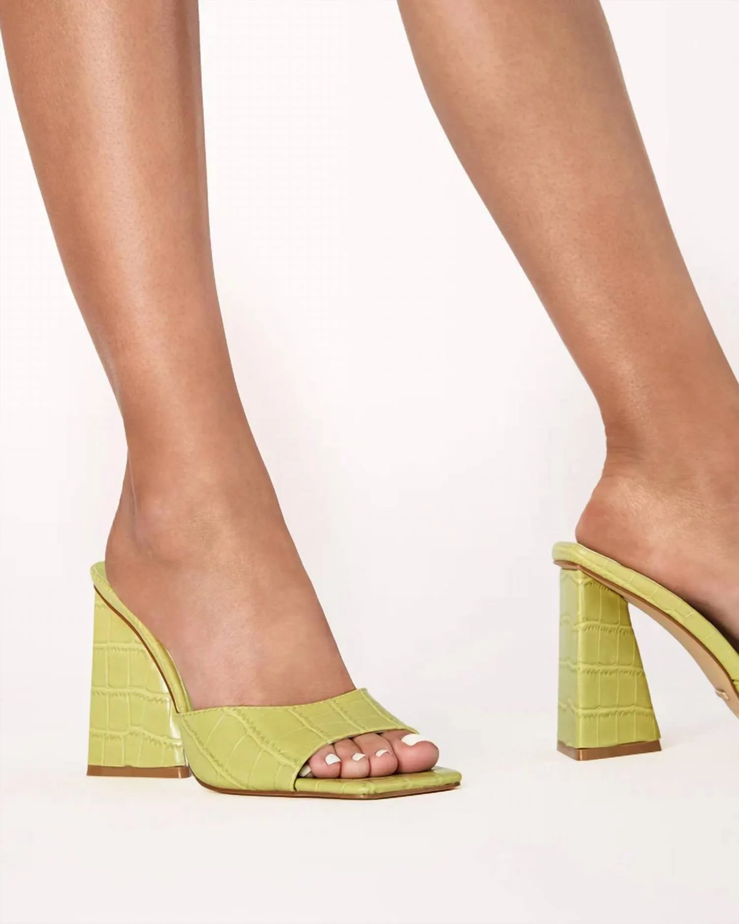 Women's Quinn Mule In Apple Croc
