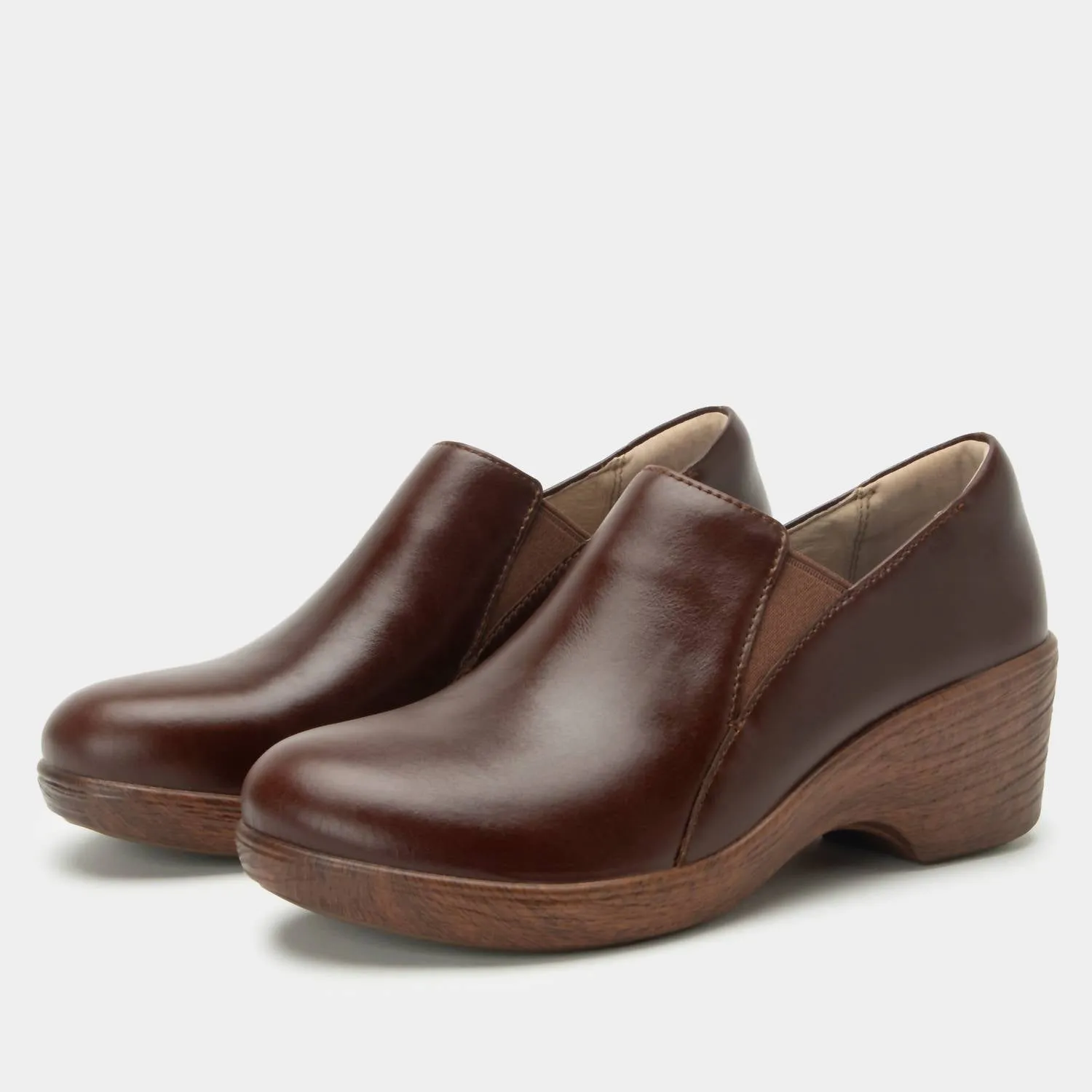 Women's Skylar Slip On Shoes In Mahogany