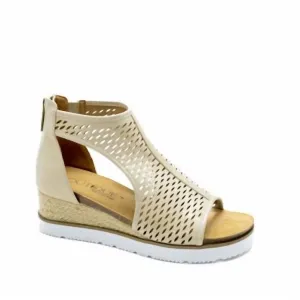 Women's Sugar Momma Shoe In Gold