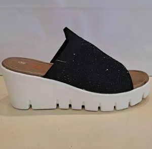 Women's Venti Crystal Sandal In Black