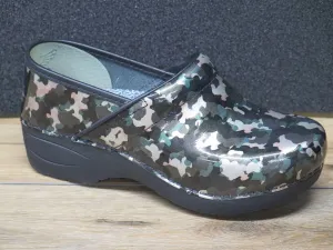 Women's Xp 2.0 Patent Professional Clog In Camo