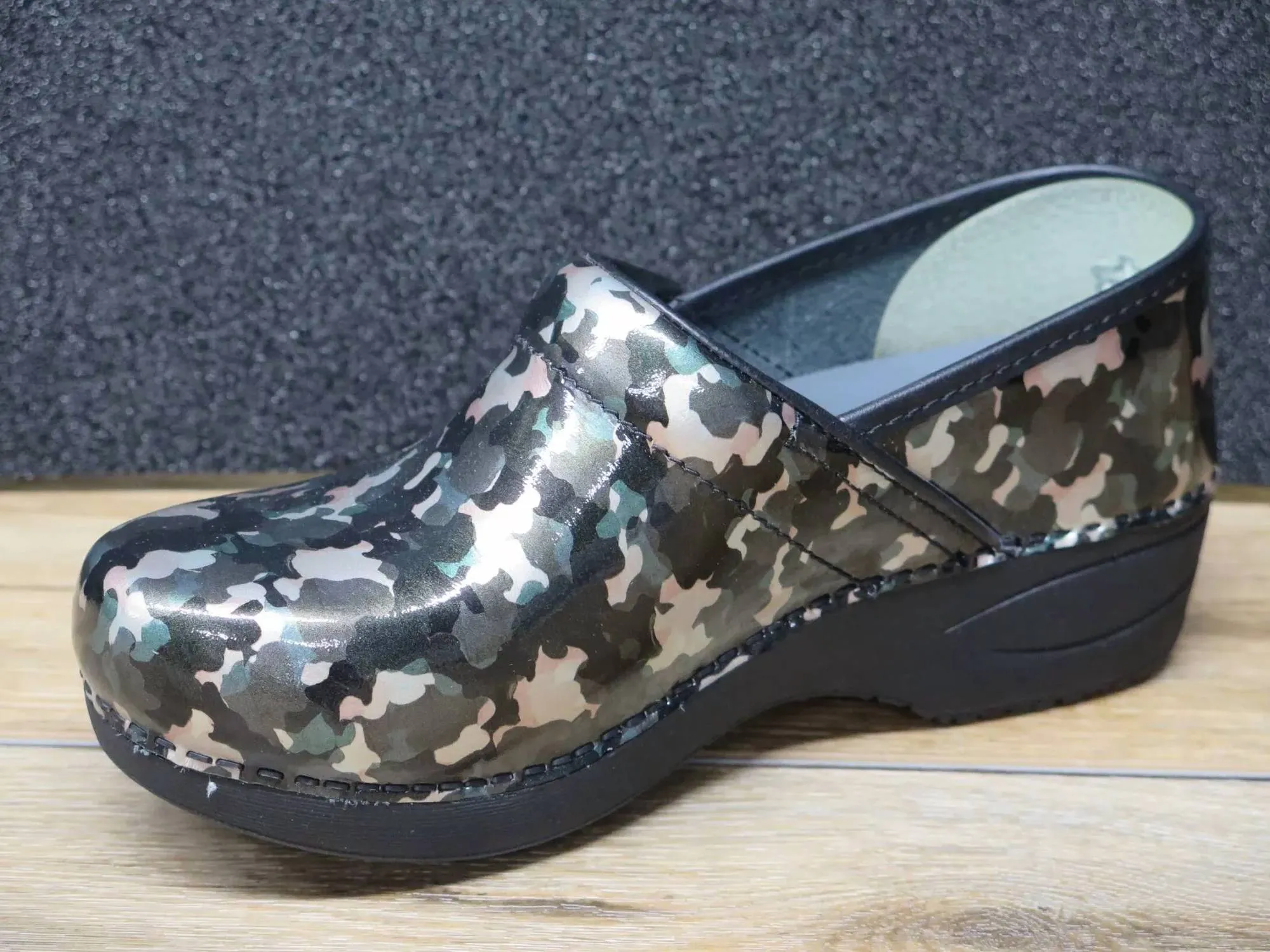 Women's Xp 2.0 Patent Professional Clog In Camo