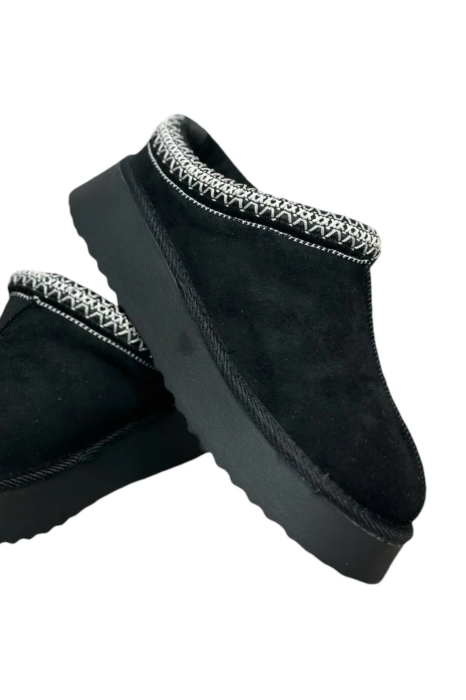 Women's Yndigo Sandals In Black