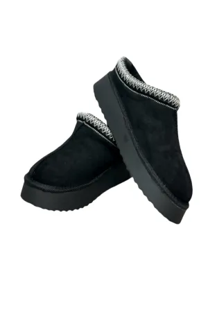 Women's Yndigo Sandals In Black