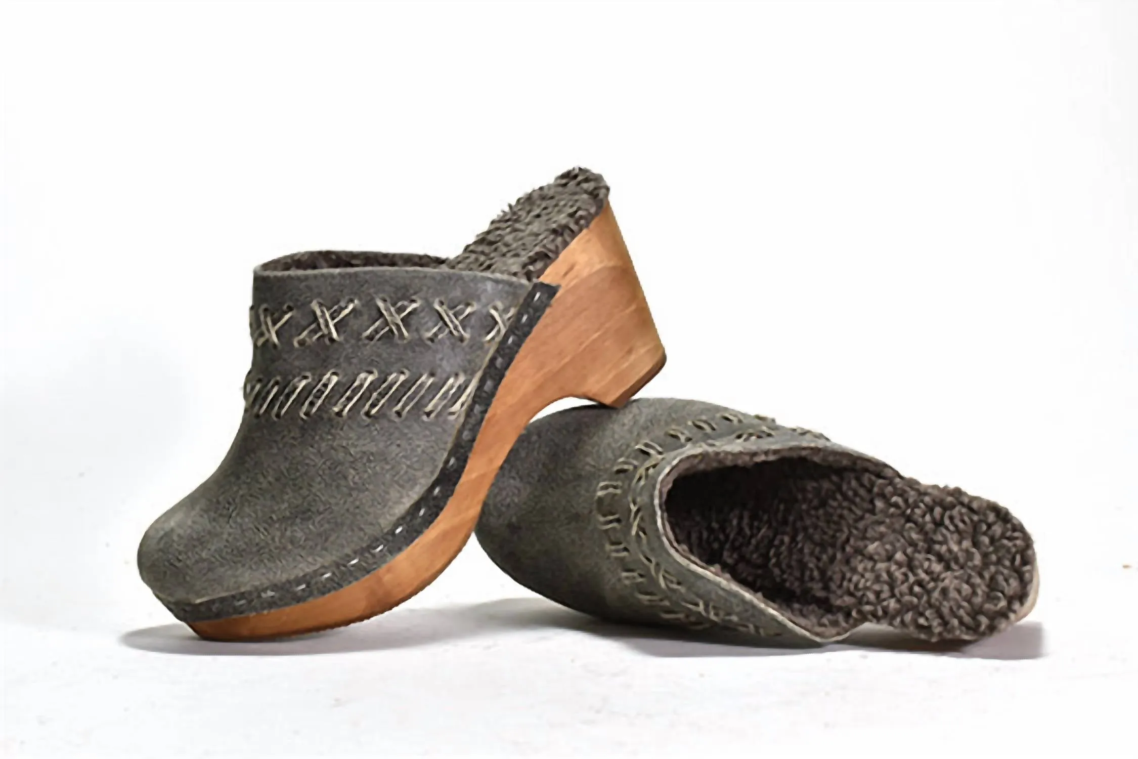 Zander Clog In Vintage Grey